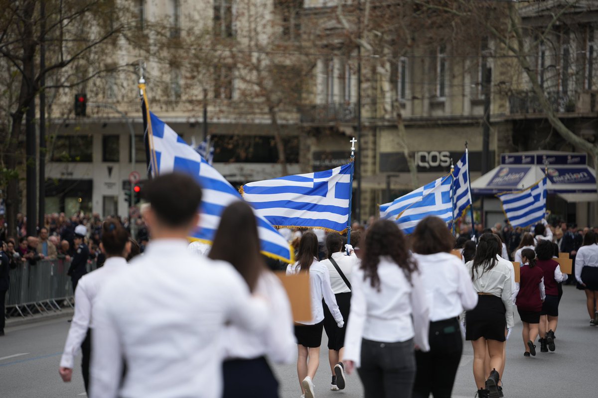 h_doukas's tweet photo. "Κι όσο αγαπώ την πατρίδα μου δεν αγαπώ άλλο τίποτας", είχε πει ο Μακρυγιάννης. 

Μας το θύμισαν ο ενθουσιασμός και η φλόγα στα μάτια των μαθητών που παρήλασαν σήμερα. Αυτή είναι η νέα γενιά μας που μας κάνει συνεχώς υπερήφανους. 
Και για αυτά τα παιδιά αξίζει να παλεύουμε. https://t.co/EaB8JgeTLH
