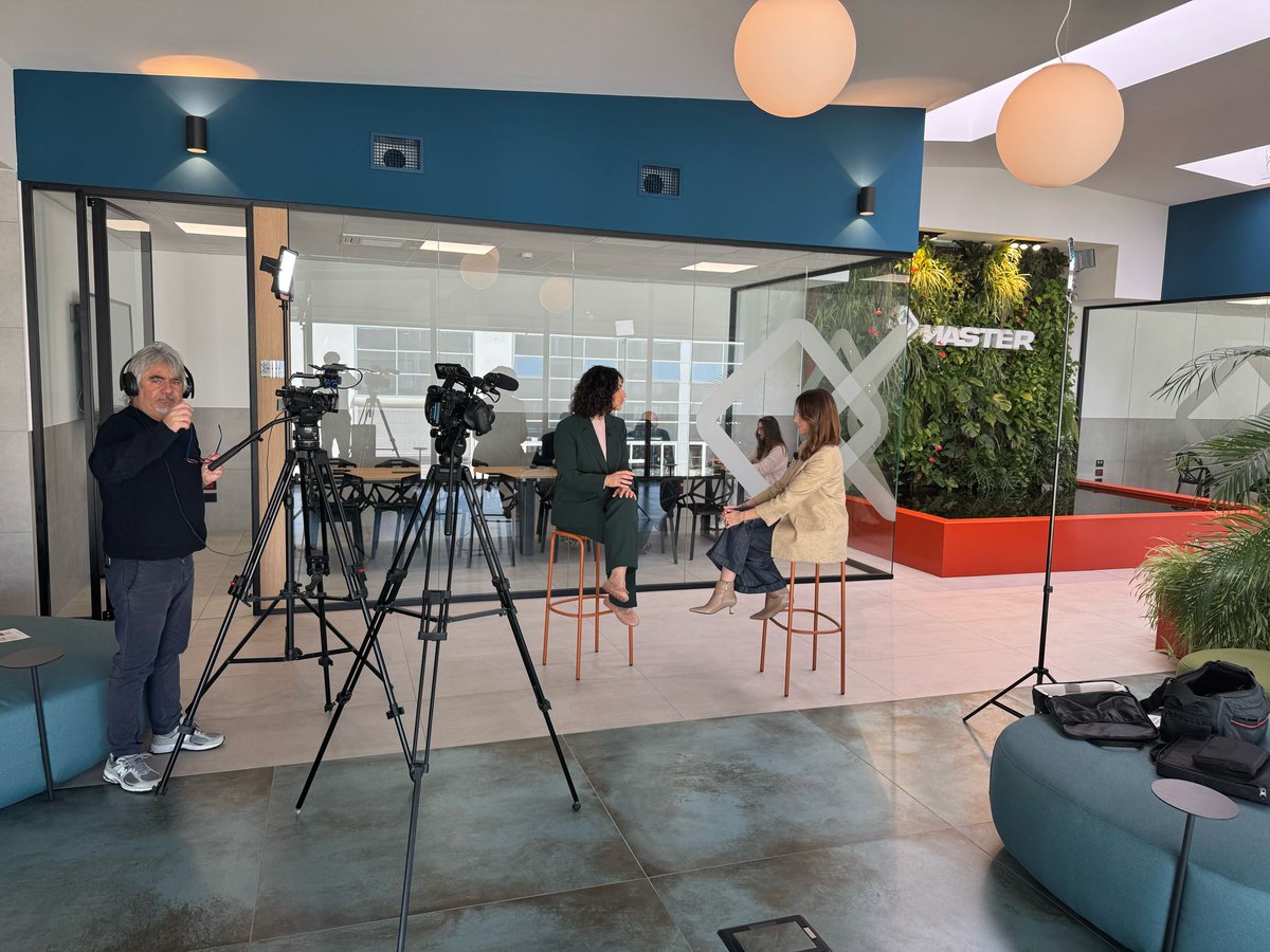 TgrRaiPuglia's tweet image. Domani a #BuongiornoRegione torna la rubrica #donnealcomando con il racconto di Annacarla Loperfido che alla Master Italy di Conversano introduce modelli organizzativi nuovi, tesi a garantire il benessere e il coinvolgimento dei dipendenti. Alle 7.30 su Rai3