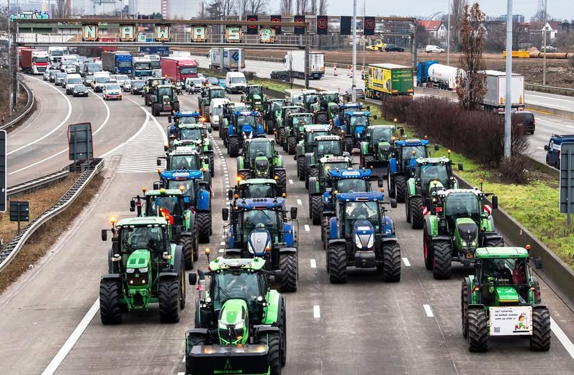 令和の百姓一揆、トラクターと人々の行進。

3月30日は全国10ヶ所で、トラクターだけで300台は動き出しそうです。

東京では午後2時から集会です。
青山公園南地区に皆で集まりましょう。