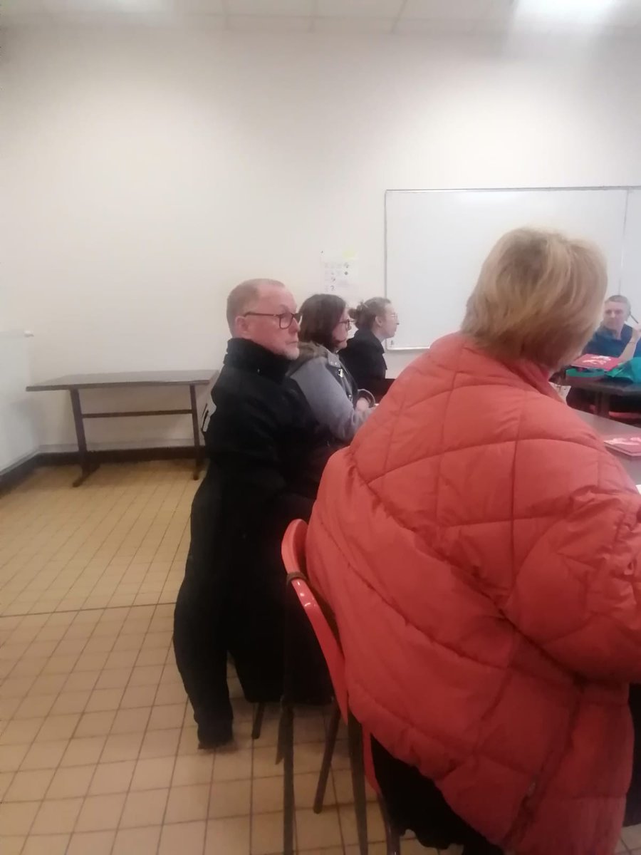 Notre Syndicat est présent aujourd'hui à la réunion régionale des orgas sociaux à  d'Armentières. Notre camarade présente a pu remonter les discriminations syndicales que subissent les missions locales, et parler de la mobilisation nationale du 15 mai à Paris..

On est là ✊