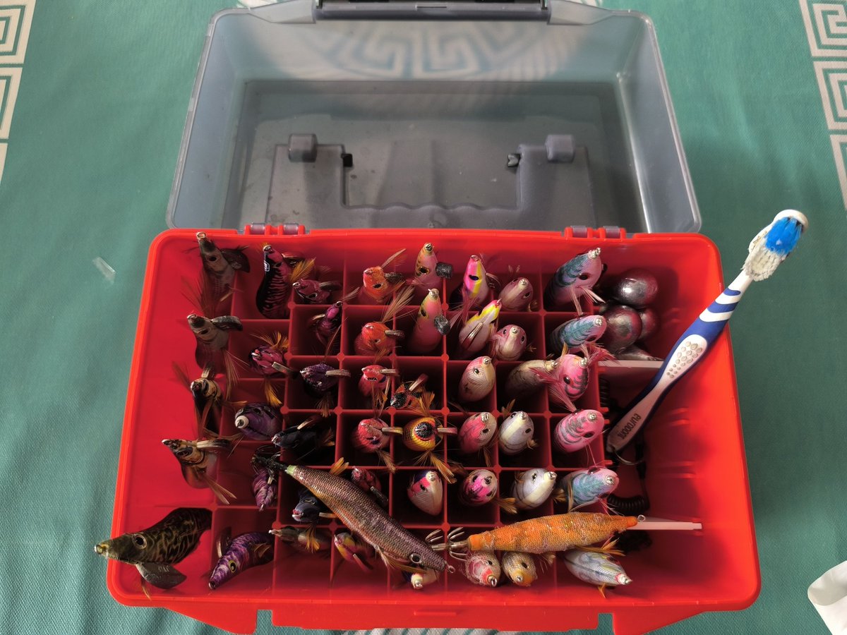 My squid jig box !!
❤️🦑🇵🇹