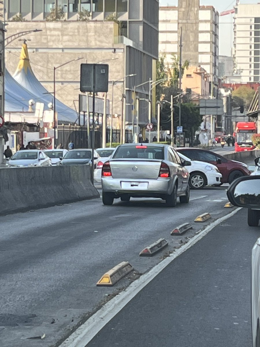 Oye <a href="/ClaraBrugadaM/">Clara Brugada Molina</a> eres genial!! 

¡El pueblo sabio y bueno ya obedece el reglamento #transito! Mira este hermano: MUY bien, mandó ALV su porta placas... con todo y placas 

¡Súper bien! Paso por unos elementos de <a href="/SSC_CDMX/">SSC CDMX</a> pero no vi que lo felicitaran 😢

<a href="/UCS_GCDMX/">Unidad de Contacto del Secretario SSC CDMX</a>  <a href="/LaSEMOVI/">Secretaría de Movilidad CDMX</a>