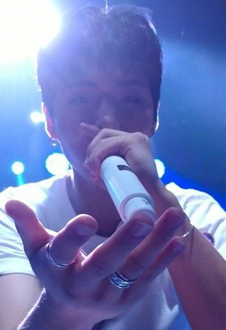 alwayskyh_'s tweet photo. Um... this fucking pov? Like oh my jesus? Yes? Good morning? https://t.co/2OHHsHCGZ1