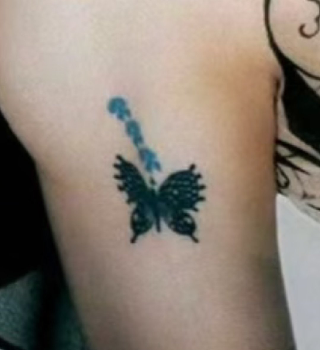 FishXXX_'s tweet image. Like a butterfly🦋🦋🦋