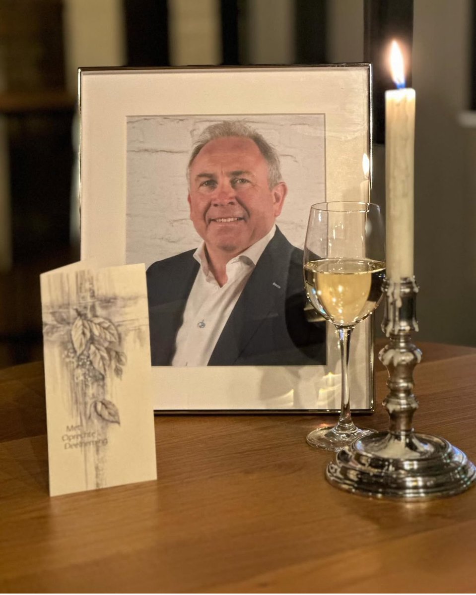 Vandaag nemen we afscheid van een bijzondere vriend, Jo was en is met grote zekerheid voor iedereen van ons meer dan speciaal geweest. 

Uit groot respect en met veel dankbaarheid zullen we vanavond een 🍷 op je drinken, vriend het ga je goed daar boven.