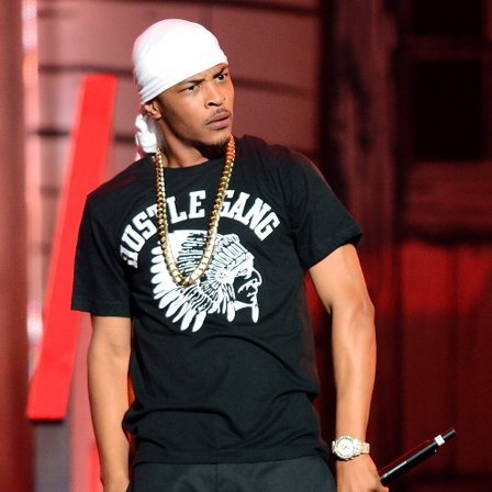 XXL's tweet image. ⬇️ TODAY IN HIP-HOP ⬇️

2005: T.I. and Lil’ Flip fight in the streets of Houston, TX after dissing each other in songs