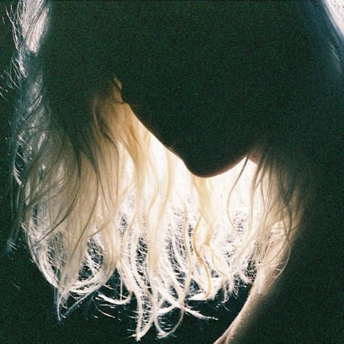 I can't love you in the dark
It feels like we're oceans apart
There is so much space between us
Baby, we're already defeated
Ay-yeah-yeah-yeah-yeah-yeah-yeah-yeah
Everything changed me