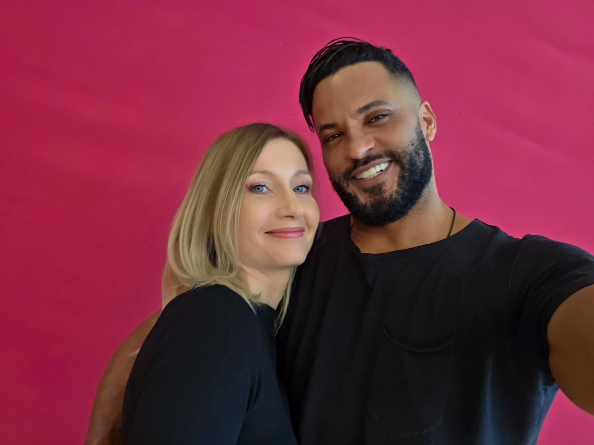 My birthday is coming up soon, so I thought the best gift for me would be meeting the man I totally adore.
Tank you <a href="/MrRickyWhittle/">Ricky Whittle</a> for a fantastic day.
I needed those warm arms, the look of beautiful eyes and a sincere smile.
Love ya 🩷
#rickywhittle #dreamitfest2