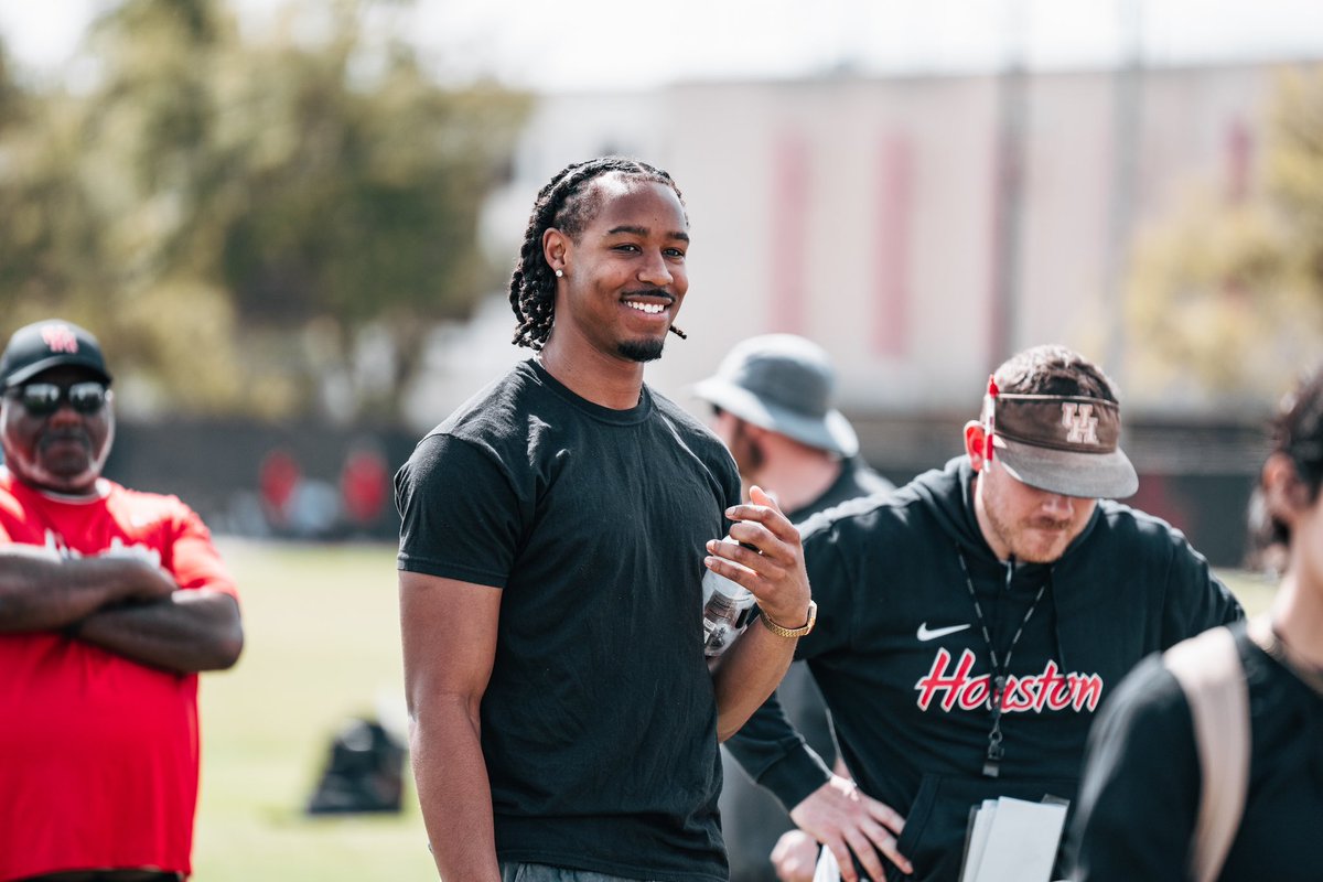 Casey Smithson (@casey_smithson) on Twitter photo Appreciate the former Coogs stopping by practice this weekend!
#GoCoogs 🐾🐾
<a href="/PatrickPaul_76/">Patrick Paul</a>
<a href="/MarcusJonesocho/">Marcus Jones</a>
<a href="/KeithCooperjr/">Keith Cooper Jr🪦‼️</a>
<a href="/SmittyJawns/">Donovan Smith | 1</a>
<a href="/chandlerUH8/">Chandler Smith</a> Appreciate the former Coogs stopping by practice this weekend!
#GoCoogs 🐾🐾
<a href="/PatrickPaul_76/">Patrick Paul</a>
<a href="/MarcusJonesocho/">Marcus Jones</a>
<a href="/KeithCooperjr/">Keith Cooper Jr🪦‼️</a>
<a href="/SmittyJawns/">Donovan Smith | 1</a>
<a href="/chandlerUH8/">Chandler Smith</a>