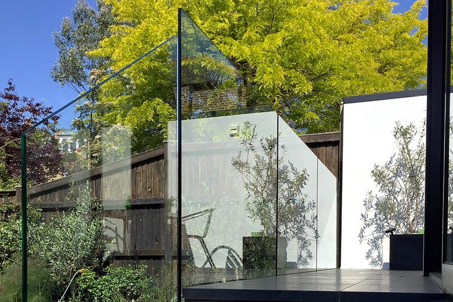 We supply regular &amp; toughened #laminatedglass to businesses &amp; individuals across the South East of England.
Any thickness in up to 2.5x4m for a single piece of #glass.
FREE delivery included!
Cut to your exact size requirements
ow.ly/XcEy50Vnax4
#glasscompany #glasssupplier