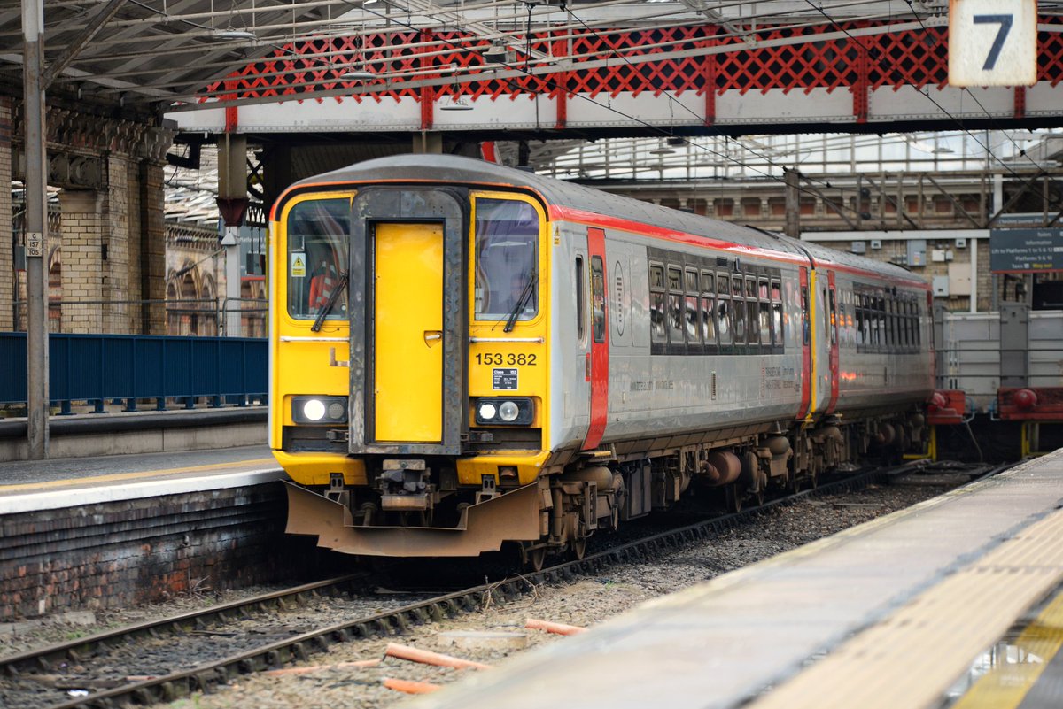 Trainposting whilst on the train, bringing you this photo whilst sat onboard 220013 running 1M42 Bournemouth-Manchester Piccadilly