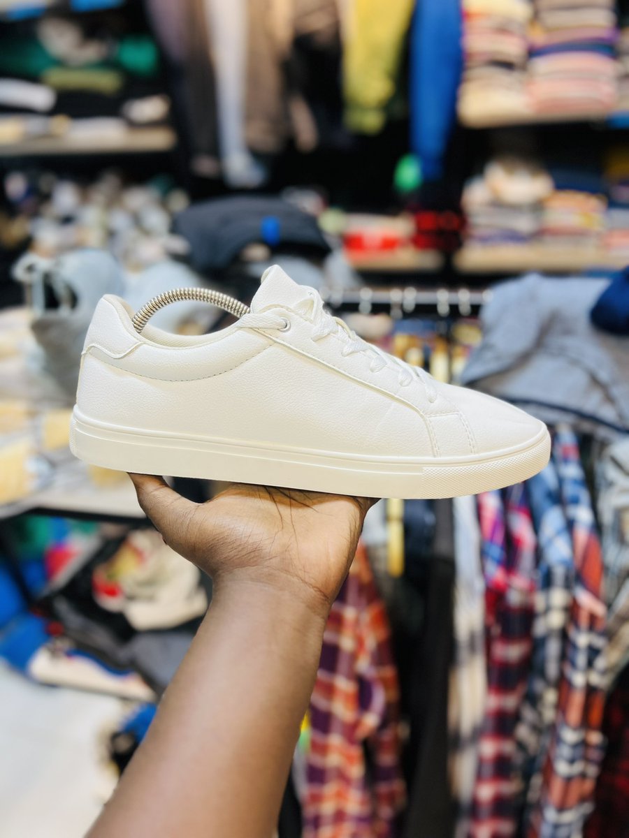 ChampPlug's tweet photo. Mali ziko kwa wingi👌🏻

Puma RS uk 10
Puma suede uk 10
Germany trainner uk 9.5
Dune london uk 11
@3500
Dm app call ☎️0790027817 https://t.co/OTBbVdz4vd