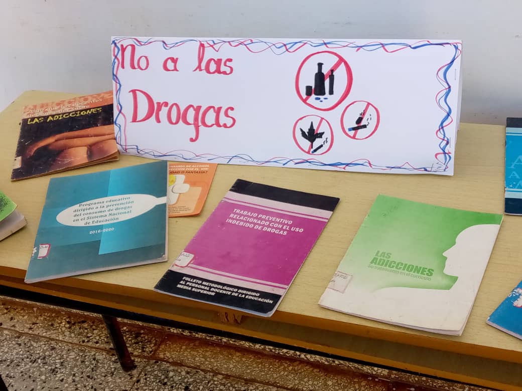 Durante la semana que recién culmina en #SanctiSpíritusEnMarcha
se realizaron acciones preventivas y de enfrentamiento, de percepción de riesgo y el rechazo a las drogas para lograr una mayor participación de las familias en la educación de sus hijos.
#SanctiSpíritusEnMarcha