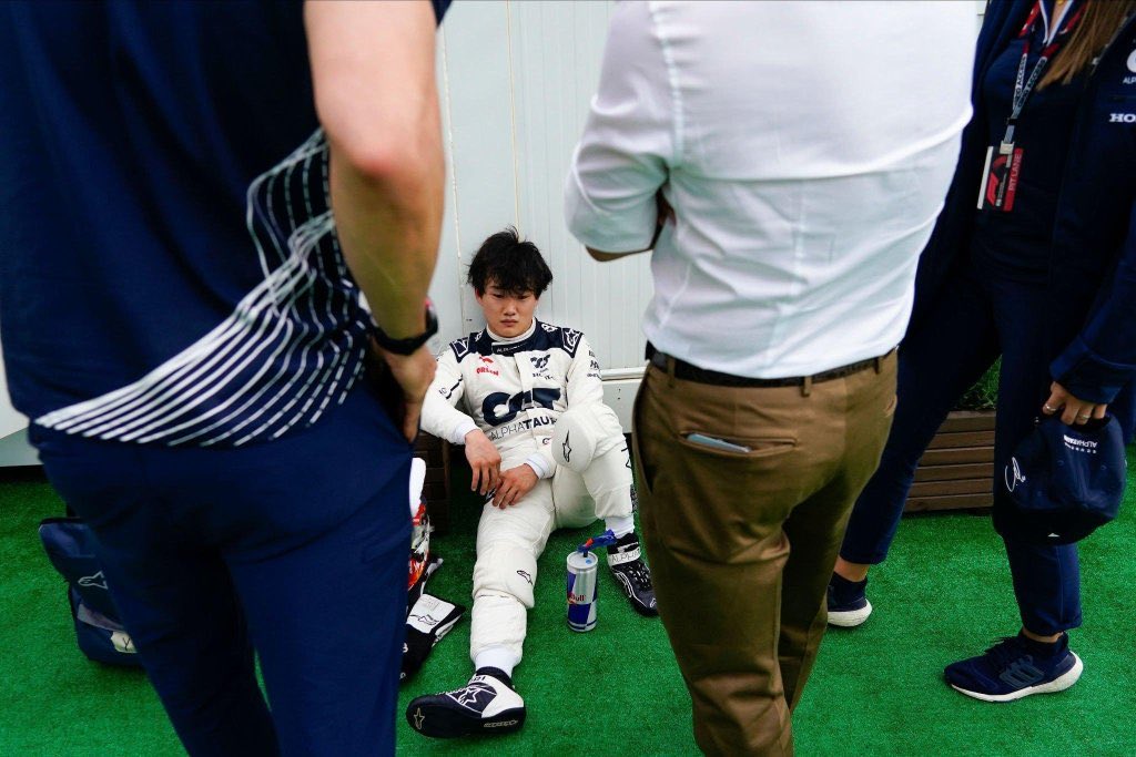 Yo cuando me doy cuenta de que no hay f1 esta semana 

*MI FAMILIA PREGUNTÁNDOME QUÉ ME PASA