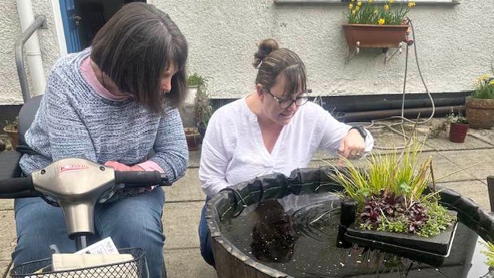 FINALLY, Sun in #Swansea!☀️

From strolling through Singleton Park, to ice cream in Mumbles, to soaking up the sun in your own back yard, we’re here to bring joy and companionship to every moment✨

Learn More:
homeinstead.co.uk/.../domiciliar…