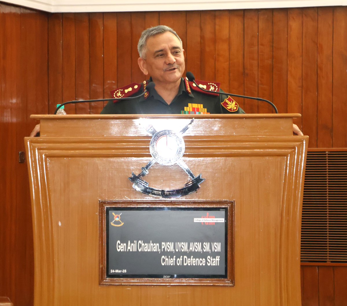 HQ_IDS_India's tweet image. Explaining the goals of #YearOfDefenceReforms, #CDS also shared a nuanced perspective on Change Management in the armed forces for dynamic adaptation to the evolving security environment and being future ready in the era of technological disruptions. He  explained the 3rd RMA…