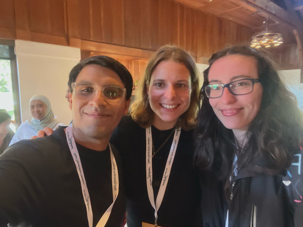 EUSynBioS's tweet image. 🧬 Our own Catarina Almeida represented the next generation of #SynBio leaders at #Asilomar2025!
Commemorating 50 years since the first meeting, this summit tackled biosafety, AI-driven biotech &amp;amp; SynBio ethics.

👉 Read more here: linkedin.com/feed/update/ur…

📸GoodEye Photography
