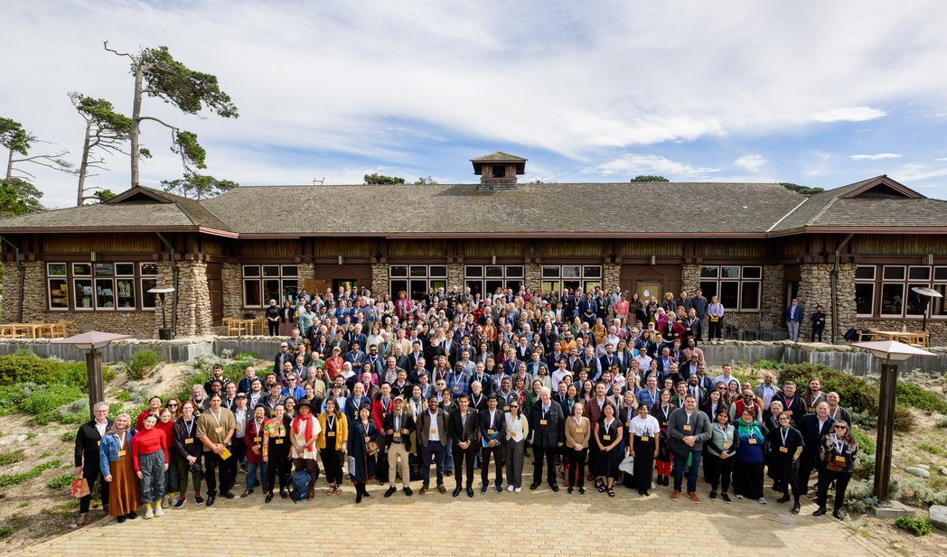 EUSynBioS's tweet image. 🧬 Our own Catarina Almeida represented the next generation of #SynBio leaders at #Asilomar2025!
Commemorating 50 years since the first meeting, this summit tackled biosafety, AI-driven biotech &amp;amp; SynBio ethics.

👉 Read more here: linkedin.com/feed/update/ur…

📸GoodEye Photography