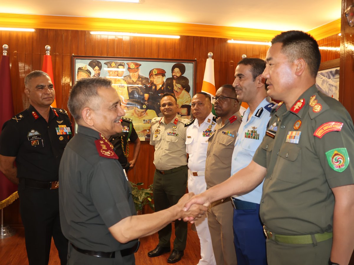 HQ_IDS_India's tweet image. Explaining the goals of #YearOfDefenceReforms, #CDS also shared a nuanced perspective on Change Management in the armed forces for dynamic adaptation to the evolving security environment and being future ready in the era of technological disruptions. He  explained the 3rd RMA…