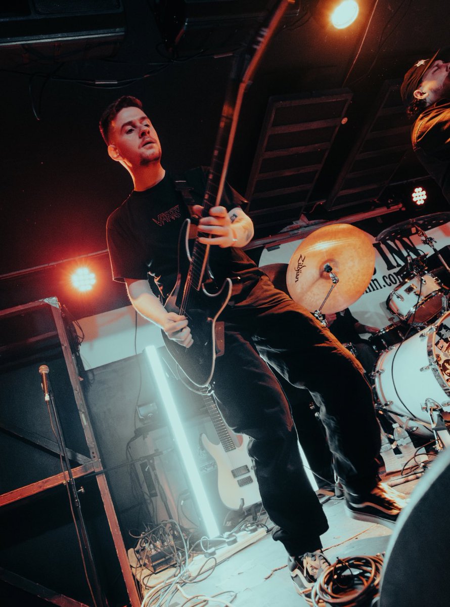 The rules are simple, I see Tommy D… I flip him off. 

📷: Tom Damsell