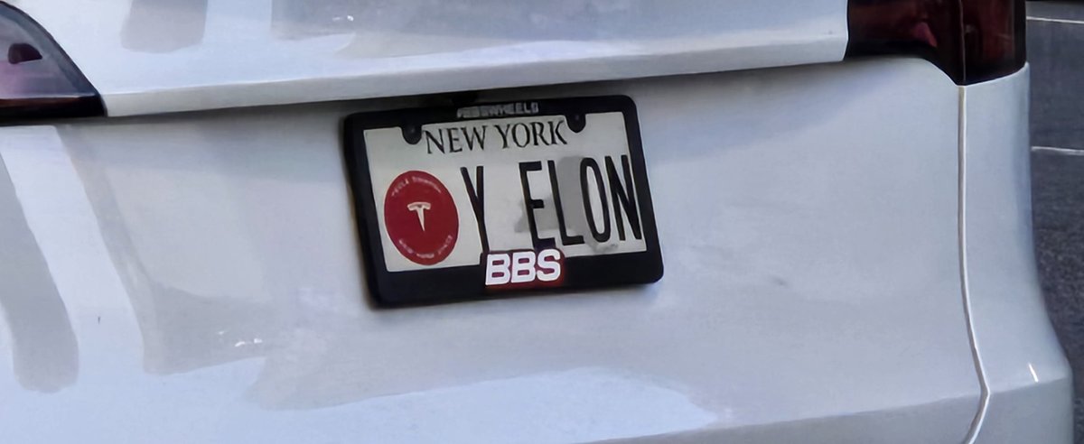 IgorOstojic's tweet photo. Is it:
1. Why Elon?
or
2. Why, Elon?
That small " , " changes a lot.
What do you think, @elonmusk ? https://t.co/iKSd0bGc96
