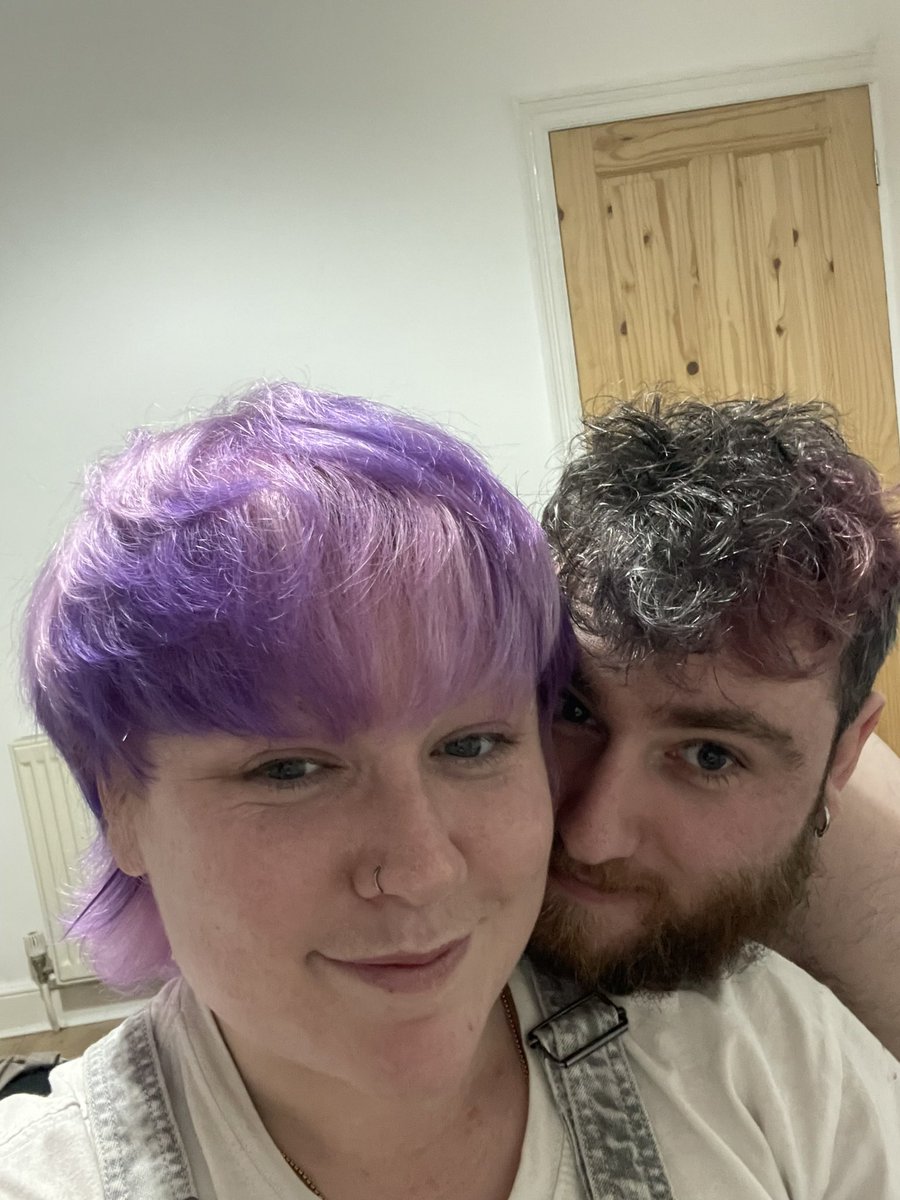 underxood's tweet photo. dyed our hair together didn’t we https://t.co/NfvMXCdvSU