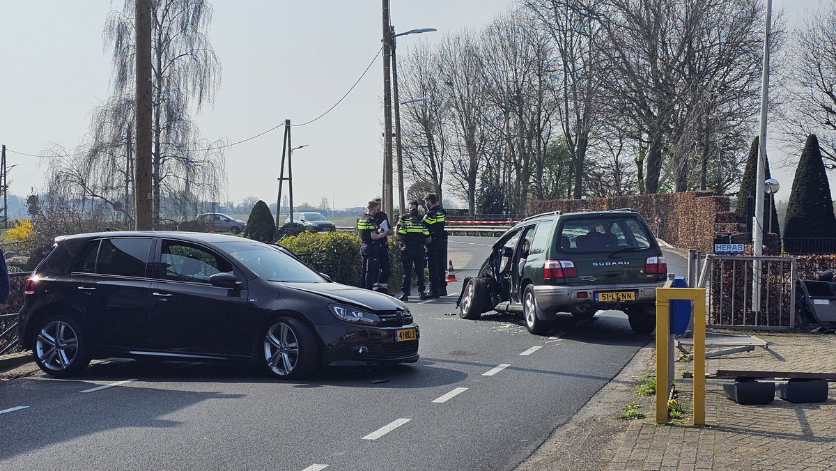 Flink ongeval op het Middelblok in Gouderak, weg afgesloten