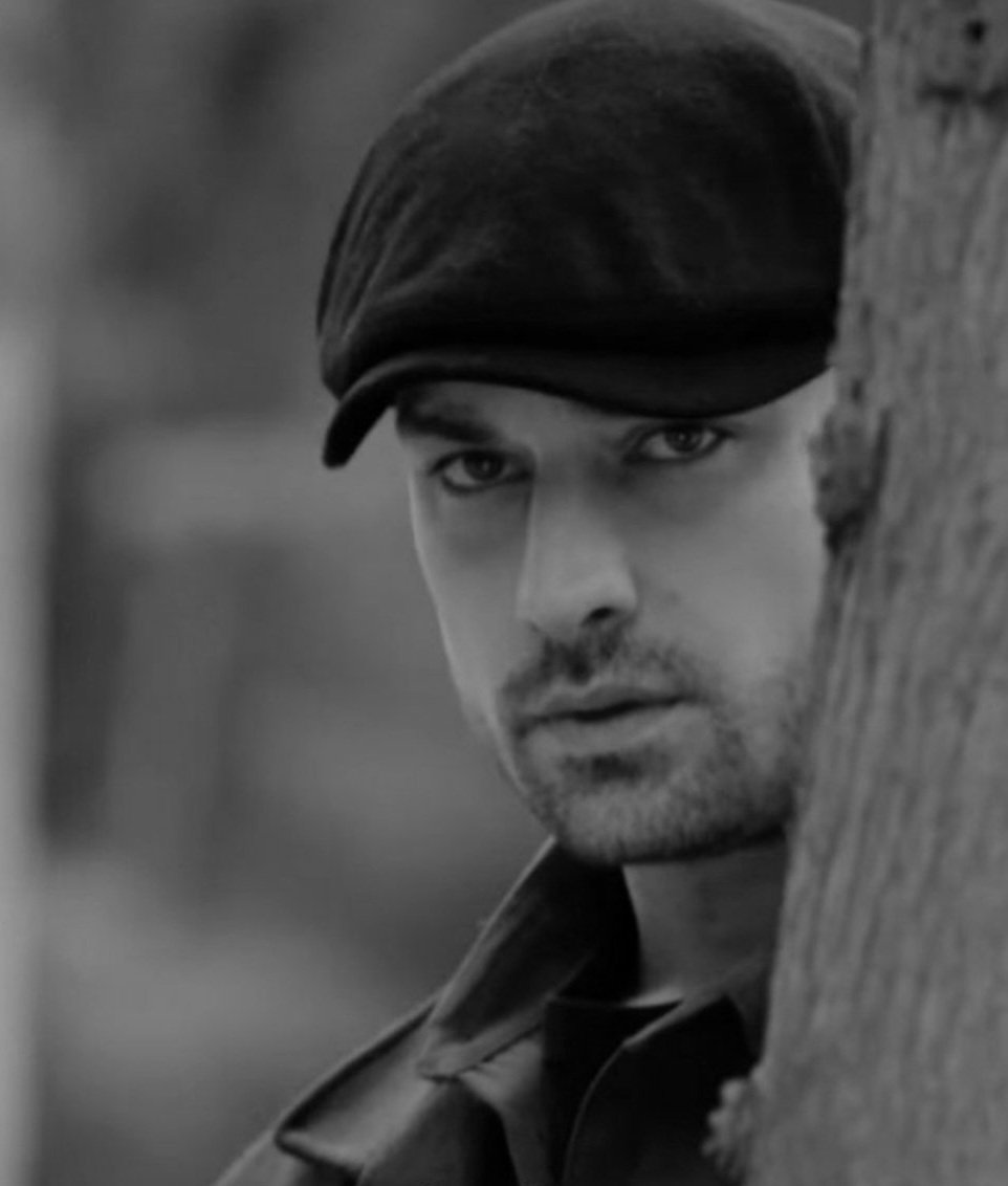 çünkü sen içinde olduğun için dünyam çok daha güzel 
#AlpNavruz