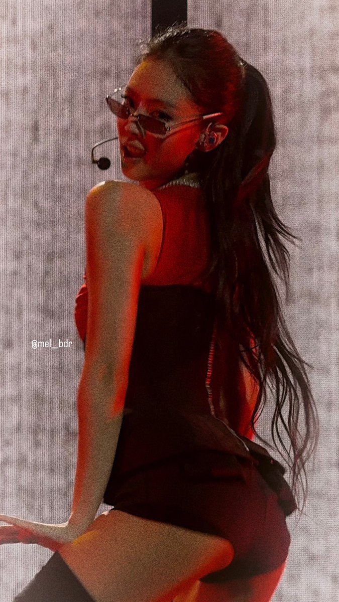 mel__bdr's tweet image. this is insane cause what do u expect from me 
i was about to ripped my clothes 
#JENNIE #RUBYEXPERIENCEPARIS