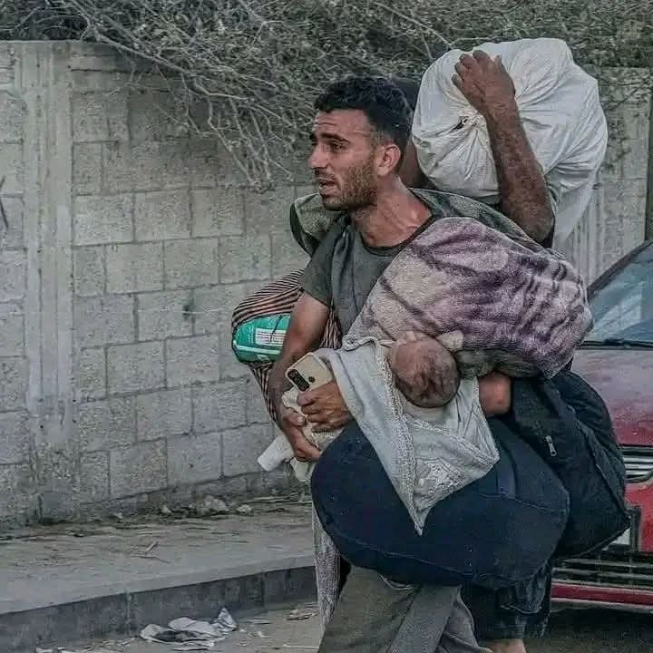 التاريخ هيكتب ان مذ.ابح المسلمين
 كانت بتذاع بث مباشر لقرابة سنتين والمسلمين كلهم بيشوفوها ويكملوا حياتهم عادي....

هتبقي أق ذر قصة اتكتبت في تاريخ البشرية