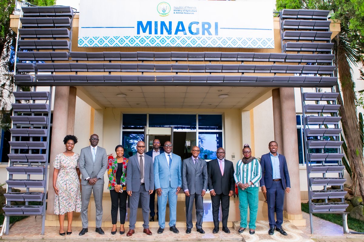 Ministry of Agriculture & Animal Resources |Rwanda (@rwandaagri) on Twitter photo Today, Hon. <a href="/mcbagabe/">Mark Cyubahiro Bagabe, PhD</a> received Dr. <a href="/simeonehui/">Simeon Ehui</a>, Director General of <a href="/IITA_CGIAR/">IITA</a>, and CGIAR Director for Africa to discuss <a href="/IITA_CGIAR/">IITA</a>'s ongoing contributions in Rwanda and areas to strengthen collaboration aligning with Rwanda's PSTA 5 and NST2 priorities. Today, Hon. <a href="/mcbagabe/">Mark Cyubahiro Bagabe, PhD</a> received Dr. <a href="/simeonehui/">Simeon Ehui</a>, Director General of <a href="/IITA_CGIAR/">IITA</a>, and CGIAR Director for Africa to discuss <a href="/IITA_CGIAR/">IITA</a>'s ongoing contributions in Rwanda and areas to strengthen collaboration aligning with Rwanda's PSTA 5 and NST2 priorities.