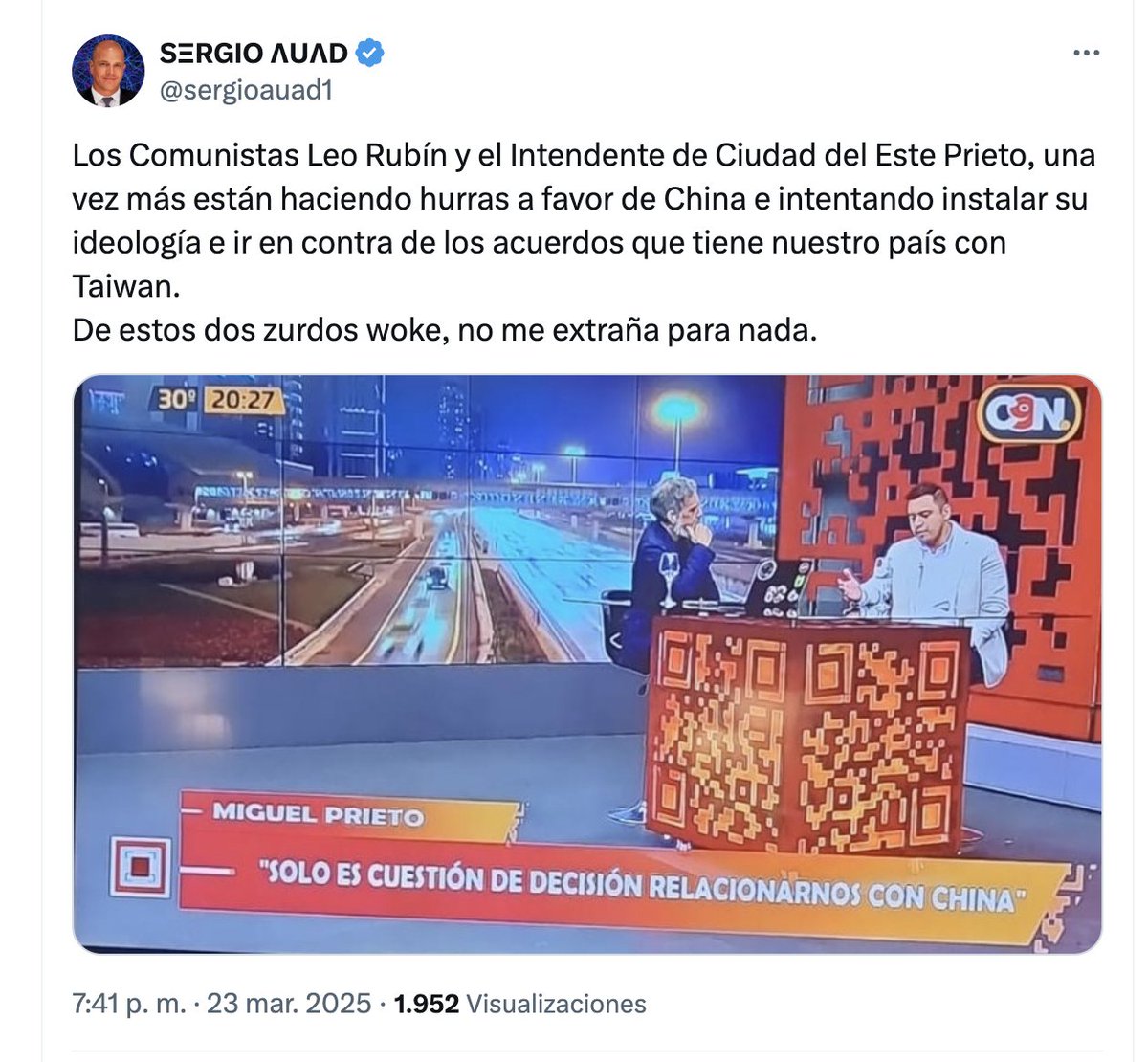 Es tan burro este pobre tipo que no sabe que el mayor socio comercial de Paraguay es China. Su teléfono, champion, auricular, teve, todo es de China. Pero que se le puede pedir a un ... no da para más.