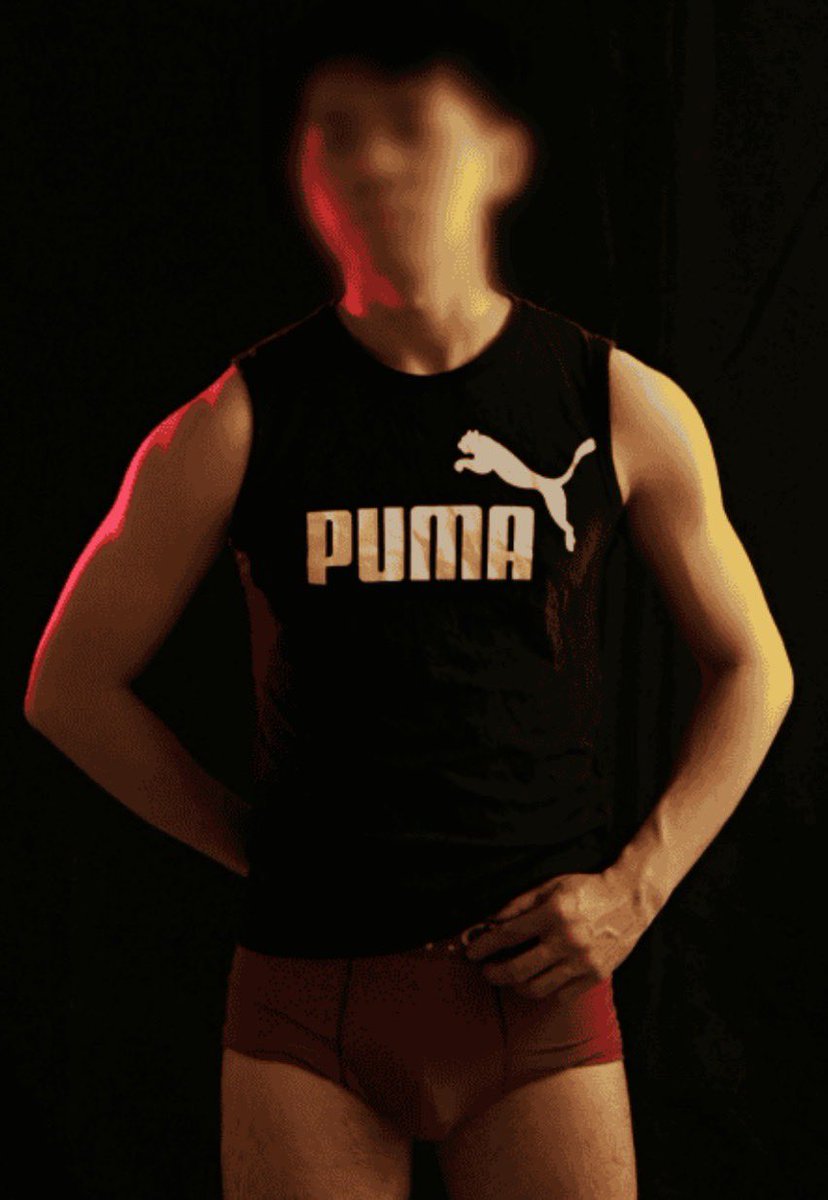 佛傑師傅，看似年輕的高中生
擁有白皙皮膚和雙眼皮
像鄰家男孩般親切
他提供溫暖而有力的按摩服務
並熱愛晨跑以保持完美的胸腹肌體態。