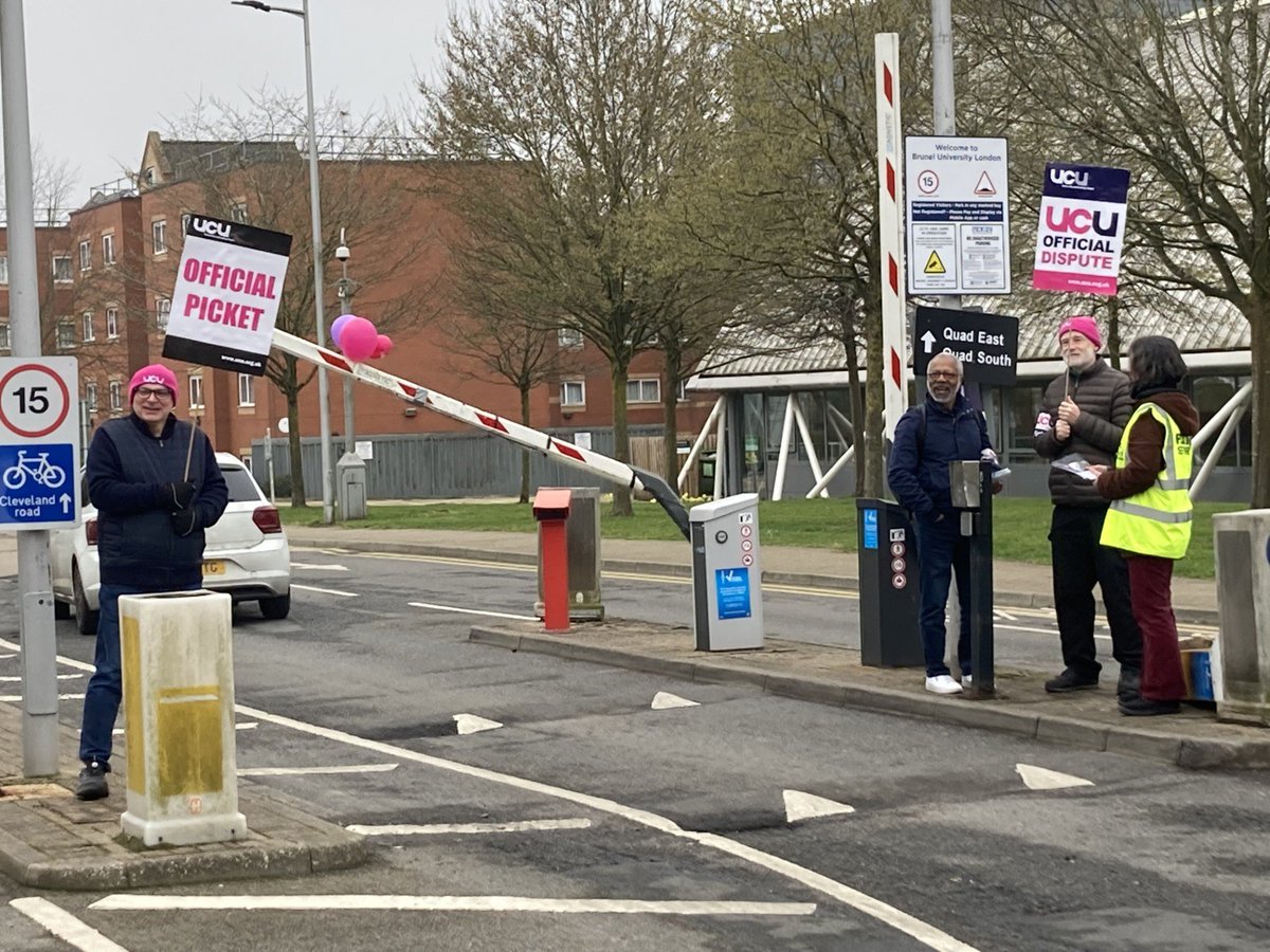 Setting up our @Brunelucu picket this morning!