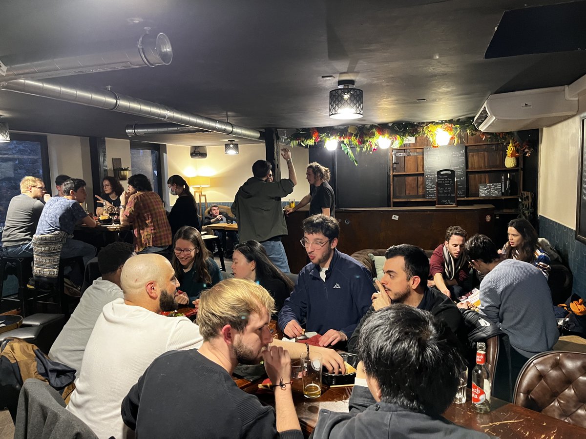 youngFINYS's tweet image. What an amazing Apéro by FINYS with 50+ participants yesterday in Saint-Malo for the @sfrmbm conference!🍻 A great chance for young imaging researchers (from Rennes, Marseille, Paris... even New York!) to connect before the congress. Who caught the sunset?! 🌅 #FLI @ESMI_society
