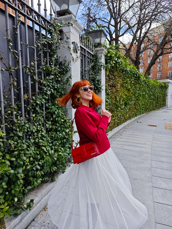 Séptimo aniversario de boda y para la ocasión ¡he escogido un look muuuy novia! Nuevo post en el blog: mividaenrojo.com/2025/03/una-fa… #felizlunes