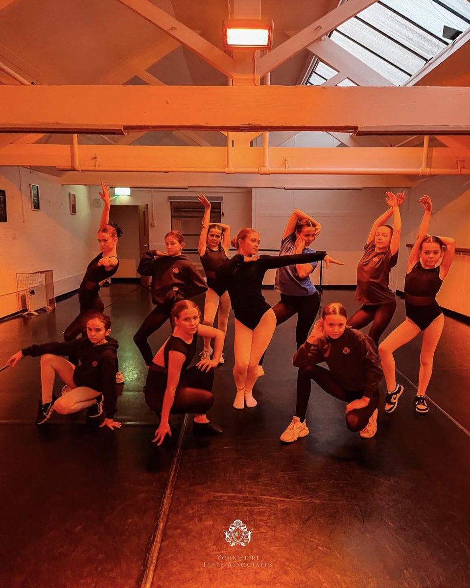 Rob7Burrow's tweet image. Macy &amp;amp; Maya are performing at Theatre Royal Wakefield in “With You Every Step” 🎭

Fundraising for the @LDShospcharity Rob Burrow MND Centre Appeal, a cause so close to our hearts, &amp;amp; seeking sponsors to help. If you or your business can support, please get in touch💜