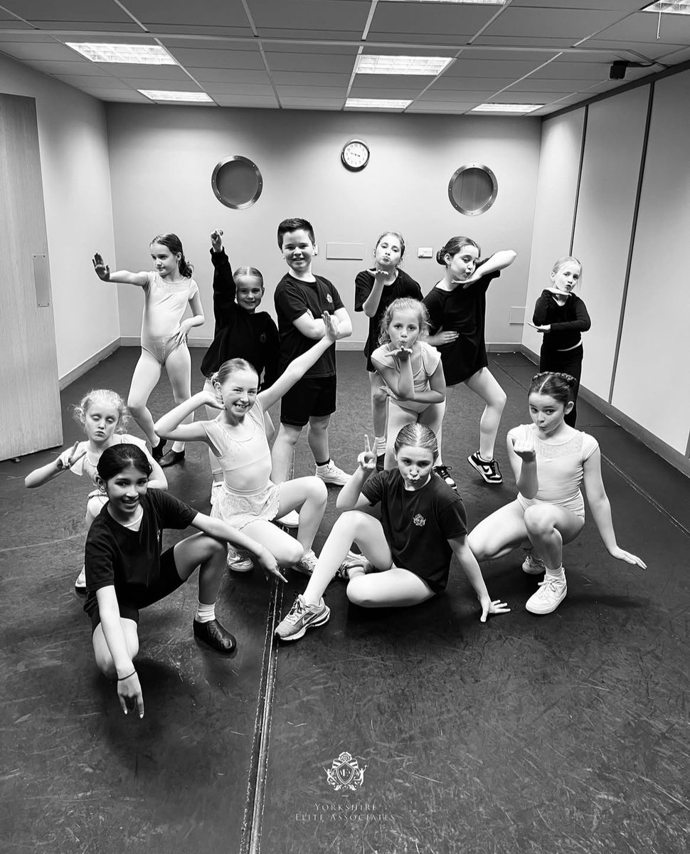 Rob7Burrow's tweet image. Macy &amp;amp; Maya are performing at Theatre Royal Wakefield in “With You Every Step” 🎭

Fundraising for the @LDShospcharity Rob Burrow MND Centre Appeal, a cause so close to our hearts, &amp;amp; seeking sponsors to help. If you or your business can support, please get in touch💜