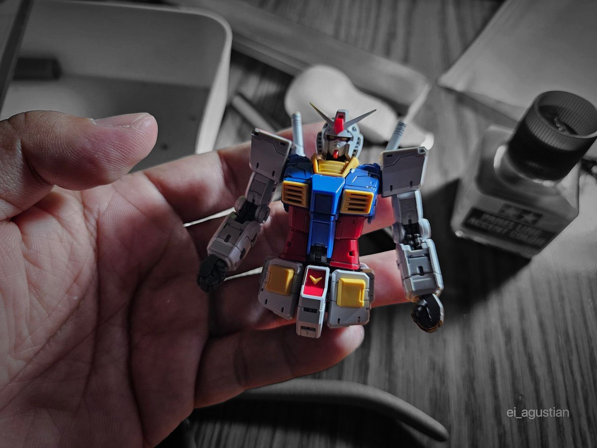 ei_agustian's tweet photo. RX-78-2 GUNDAM ver 2.0

#gundam
#bandai
#realgrade
#rx78
#rx78_2 
#corefighter
#amuroray
#efsf
#whitebase
#plamo
#gunpla 
#dspiae
#gunprimer 
#ngabuburit https://t.co/Jms9h3LC8o