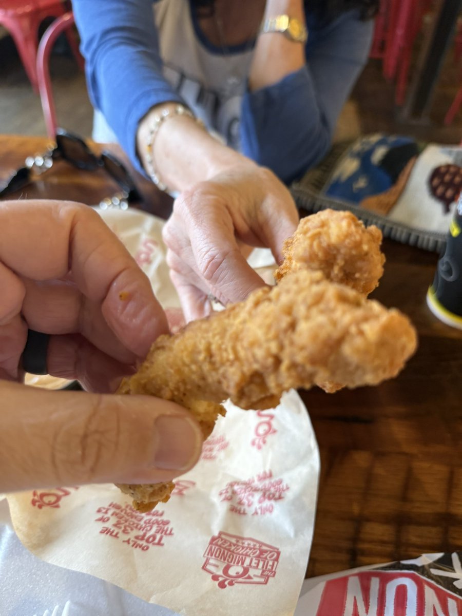 UCF Biggie (@ucfbiggie) on Twitter photo Chicken tender fans - I had the chance to eat with <a href="/amydroo/">A.D. Thompson</a> and rank the top 10 Fast food chicken tender spots. Here is the list
tinyurl.com/tenderbender407 Chicken tender fans - I had the chance to eat with <a href="/amydroo/">A.D. Thompson</a> and rank the top 10 Fast food chicken tender spots. Here is the list
tinyurl.com/tenderbender407