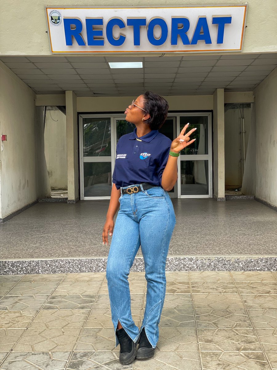 DebouaVanessa's tweet image. Le Master pro à l’ESSEC hein 😅😍🥵

#essec