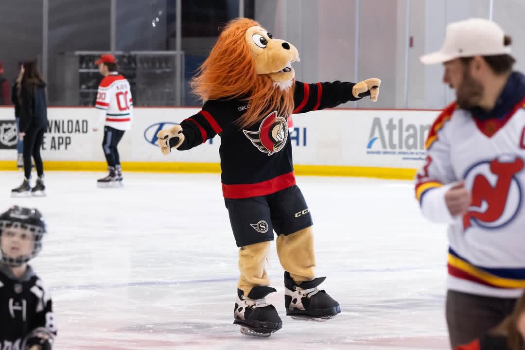 SPARTAcular time CATching up with pals in New Jersey… oh and leaving with a #sens W to boot. 😺 #gosensgo  #roadtripfun