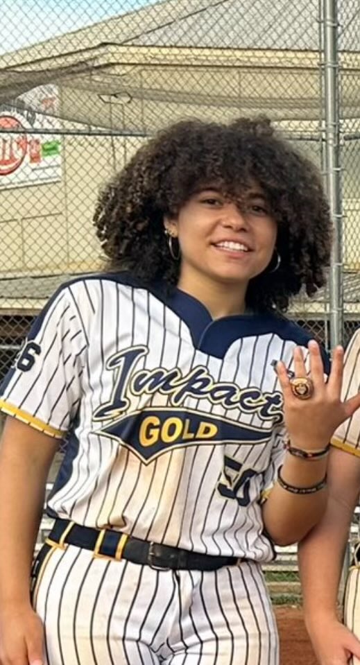 We have an uncommitted 2026 looking to study marine biology. She is absolutely killing it offensively and defensively. I’ve never seen such growth in a player in a years time. And her personality is as awesome as her hair. We love <a href="/giuliatorres50/">Giulia Torres🇩🇴</a> and so will you. #recruither