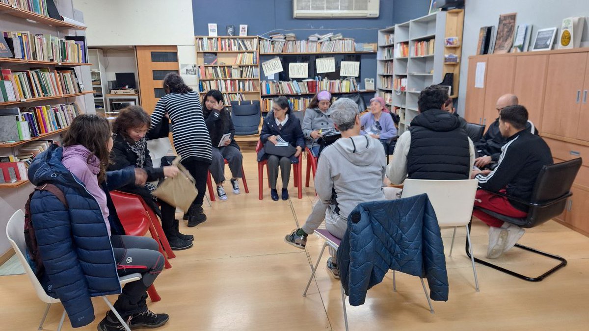 Molt contentes de la bona acollida del fanzine Nadie es ilegal, gràcies als seus protagonistes i a la Mireia Comas per venir a Lleida a compartir les seves vivències i mostrar-nos un projecte polític artístic de primer ordre per la igualtat i la solidaritat.