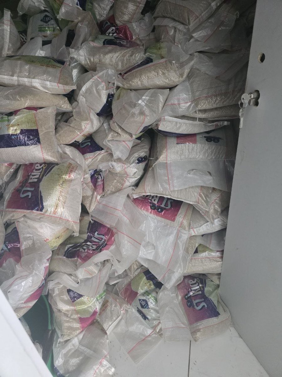 ST_CoLtd's tweet photo. The Abuja office purchased 1,400 bags of rice and 1,400 bottles of cooking oil on behalf of ST to be donated to nursing homes and other people in need. #GreenFinance #SustainableInvesting #STWealth https://t.co/hshG5YVokg