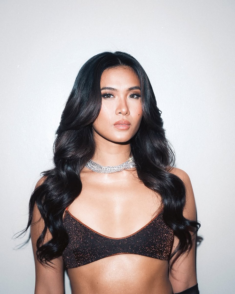 LOUnaticsHKOFC's tweet photo. @louyanong in her craft.

#LouYanong https://t.co/z4arhbORjc
