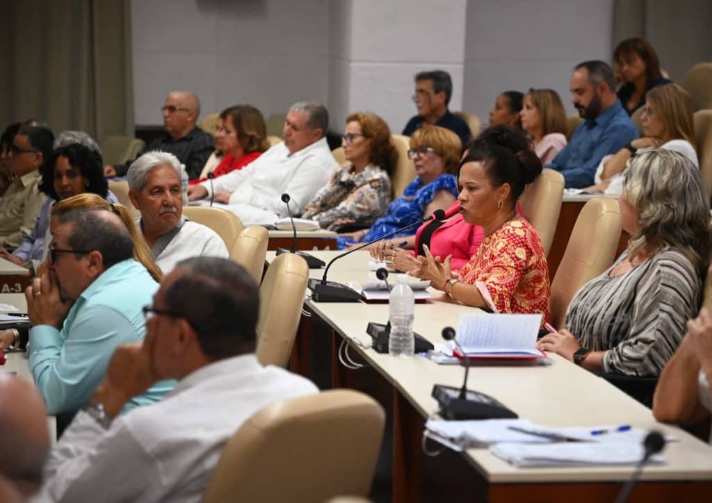👌Como parte del debate, crítico y profundo, los directivos de <a href="/MINSAPCuba/">Ministerio de Salud Pública de Cuba</a> 🥼 expusieron las prioridades del sector para el #2025, a partir de las experiencias adquiridas, en colectivo, el pasado año, a favor de la #Salud del pueblo 🇨🇺