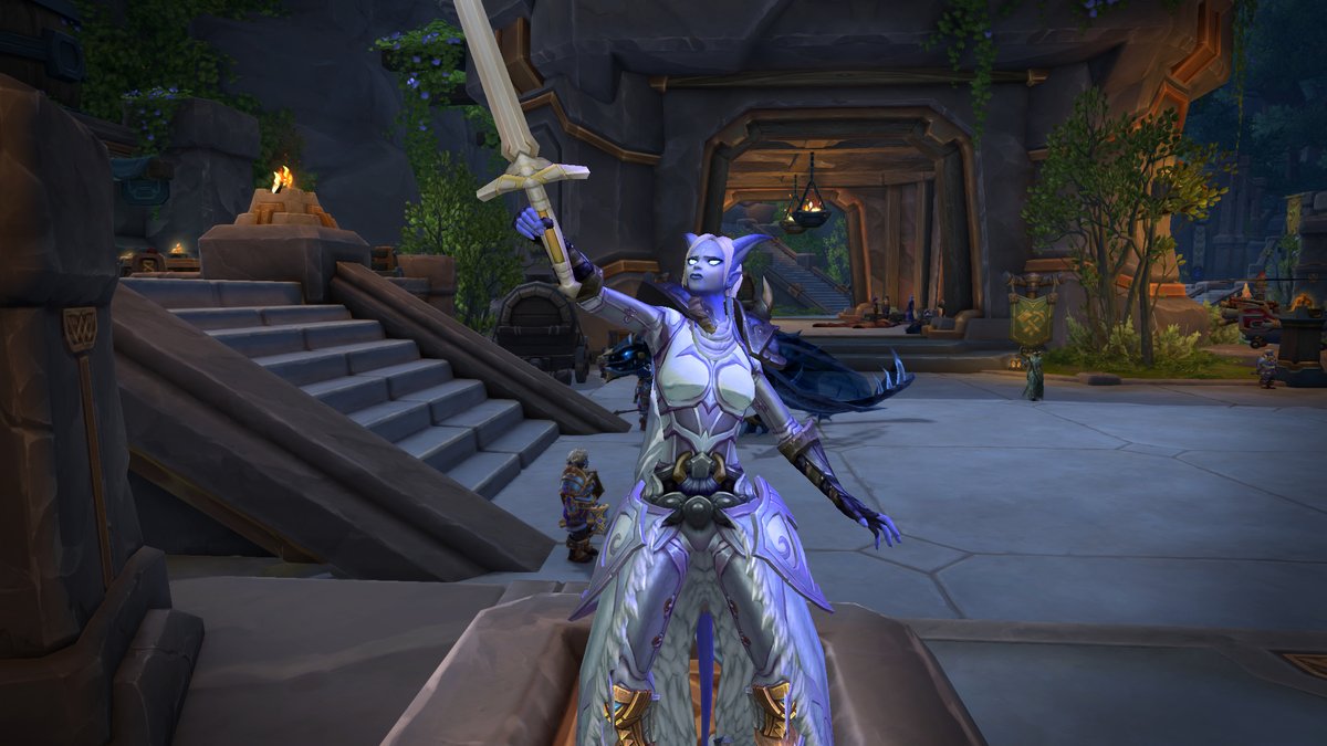LadyCristinaVT's tweet photo. My 15th 80, Adraeil the Pure #Warcraft #draenei #retpally https://t.co/avo7TtZmUE