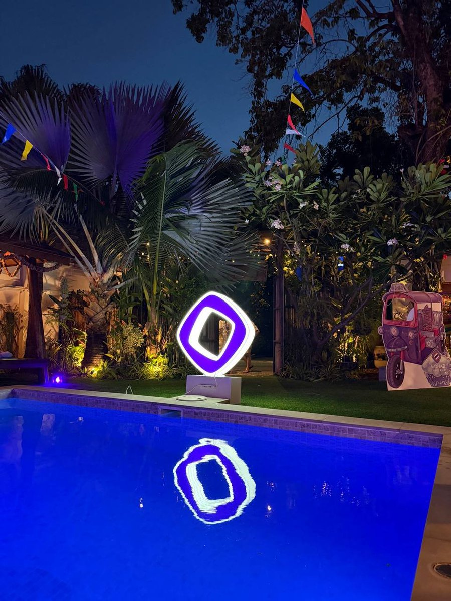 Gmonad ！
I feel real .
This was hands down an electrifying meetup! Founders of the RealNads Club <a href="/0xChine/">𝙊𝙭𝘾𝙝𝙞𝙣𝙚</a> <a href="/0xpotatoking/">Potato King</a> @heili08 @_Seven7777777  from various Asian countries finally got together at this exciting Thailand meetup. 
They had a blast chatting in Mandarin with