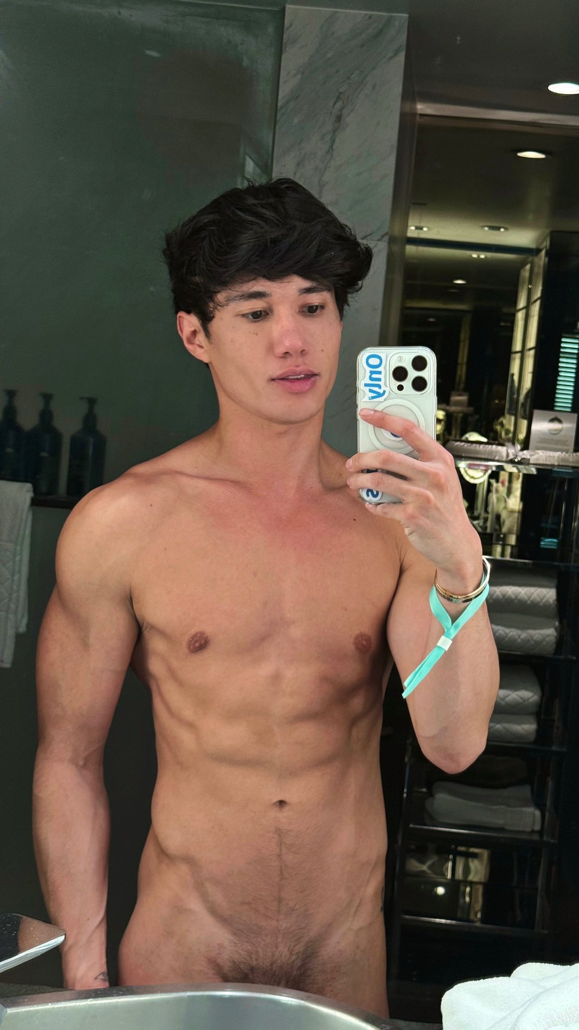 1 pic. gnight xoxo https://t.co/77UQ2lxtJ2
